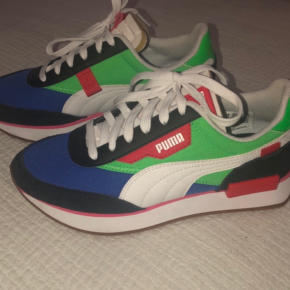 Puma sneakers ❤️🤍💚🖤💙